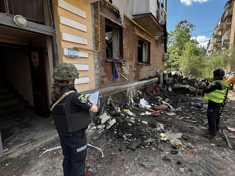 Удар РФ по п'ятиповерхівці в Харкові. В ОВА повідомили про завершення рятувальних робіт. Загинули восьмеро мешканців будинку й охоронець