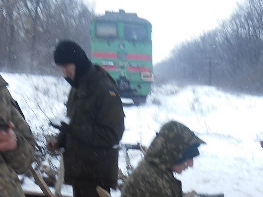 Прокуратура открыла уголовное производство по факту блокирования железной дороги в Луганской области