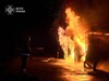 В Киеве ночью был масштабный пожар на складе, спасатели тушили его три часа. Фото