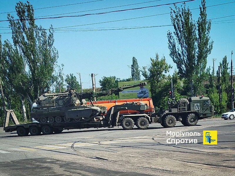 Андрющенко заявив, що в Маріуполі побільшало тралів із російською технікою, і назвав причину