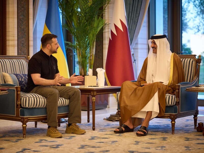 Зеленский перед саммитом мира поговорил с эмиром Катара о поддержке Украины