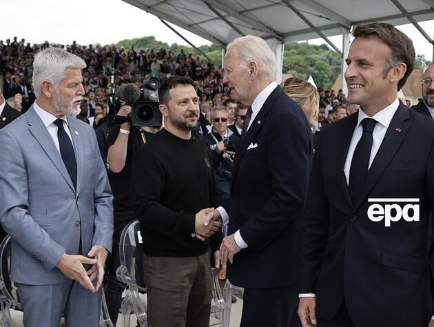 Байден извинился перед Зеленским за задержку с принятием законопроекта о помощи США Украине