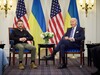 Зеленский сказал Байдену, что Украине нужно разрешить бить по военным целям в РФ и важно усилить защиту Харьковской области
