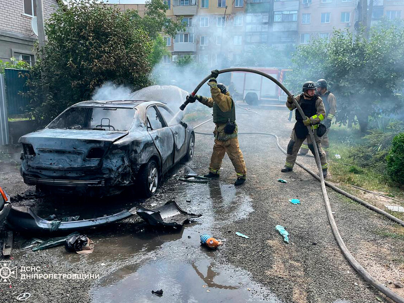 РФ ударила по Дніпропетровській області, поранено рятувальника