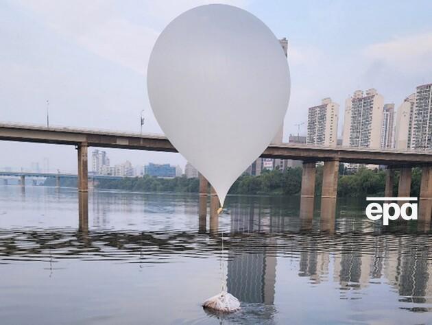 КНДР снова выпустила сотни воздушных шаров с мусором в сторону Южной Кореи