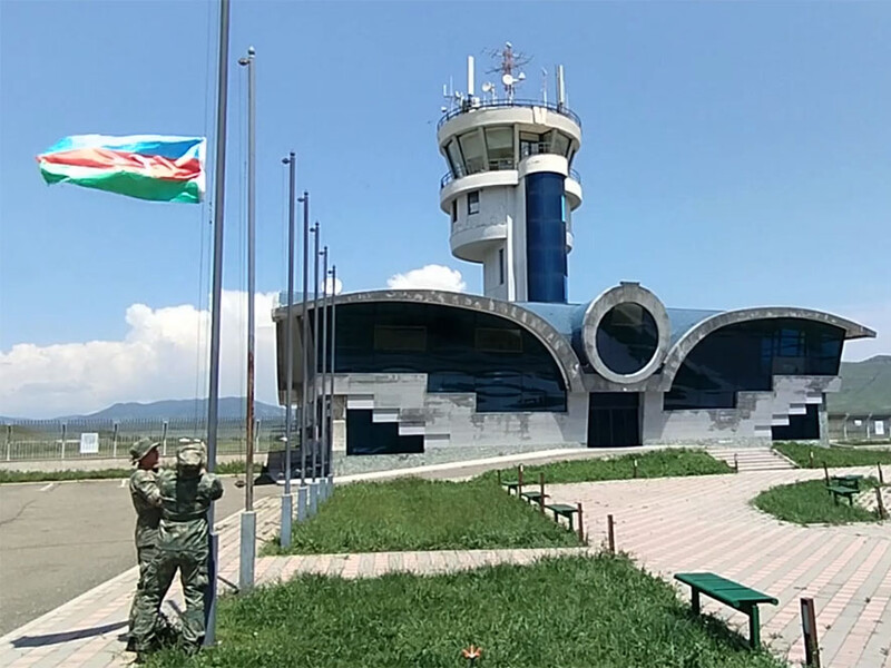Азербайджан объявил о завершении вывода российских "миротворцев", они размещались в Карабахе