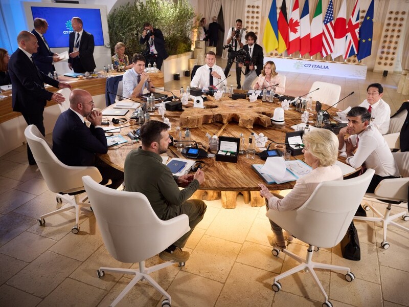 "Мають працювати для оборони й відновлення". Зеленський закликав лідерів G7 підтримати план використання заморожених активів РФ