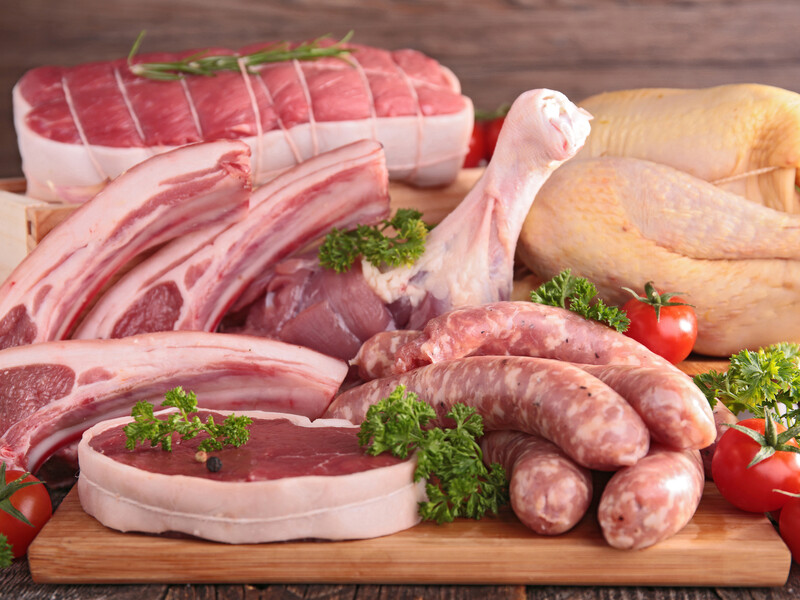 Нужно ли мыть мясо перед приготовлением? Ответ экспертов