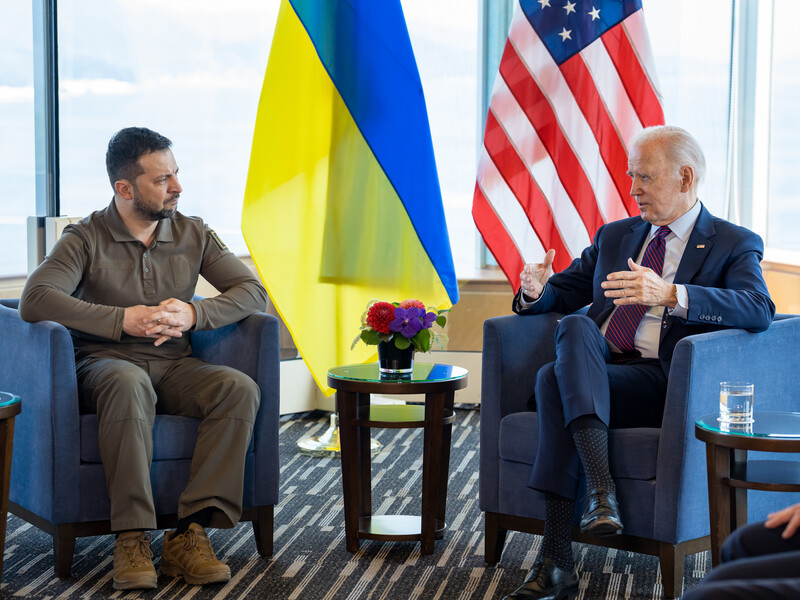 "Мост к возможному членству Украины в НАТО". Байден и Зеленский подписали соглашение по безопасности между США и Украиной