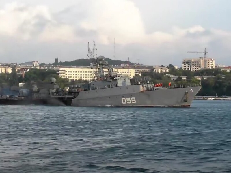 Партизани в бухті Севастополя помітили протичовновий корабель ВМФ РФ