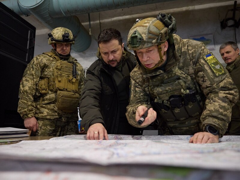 "Одразу після повернення до України". Зеленський провів ставку й заслухав доповіді про фронт і дрони