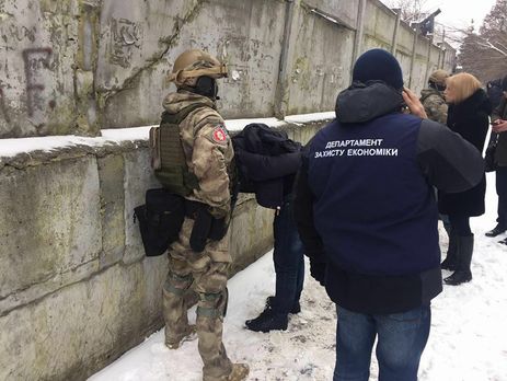 Аваков заявил о задержании за взятку в 432 тыс. грн руководства 