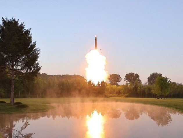 Північна Корея заявила про випробування ракети з кількома боєголовками