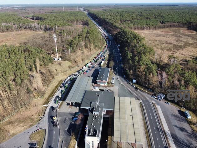 Петиція про бронювання водіїв міжнародних перевезень набрала 25 тис. підписів, Зеленський відповів