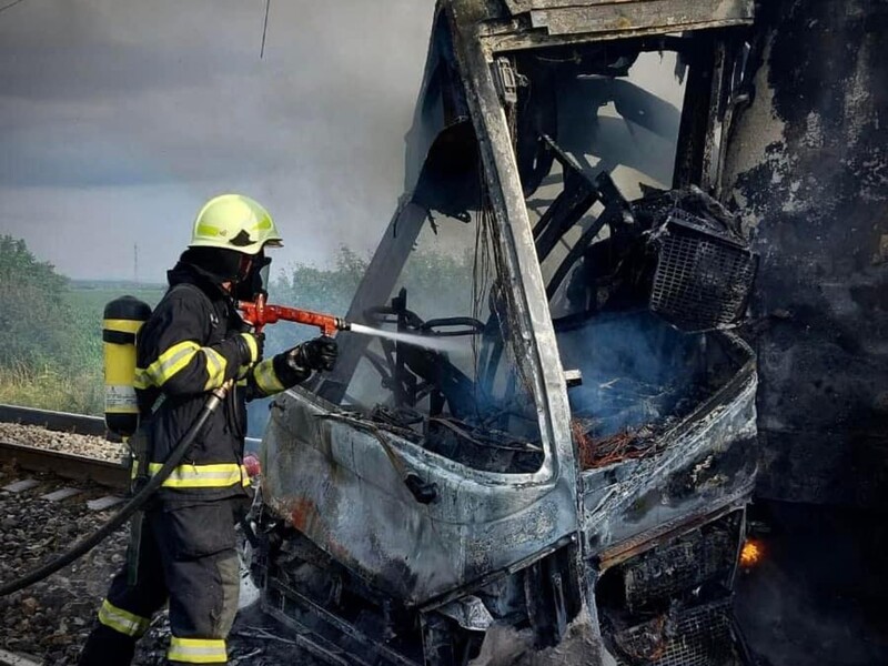 В Словакии поезд "Прага – Будапешт" врезался в автобус, погибли шесть человек