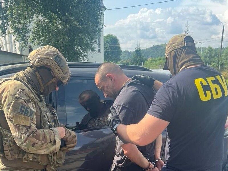 В Мукачево задержали руководителя группы, подконтрольной экс-регионалу, которая терроризировала местных жителей – СБУ