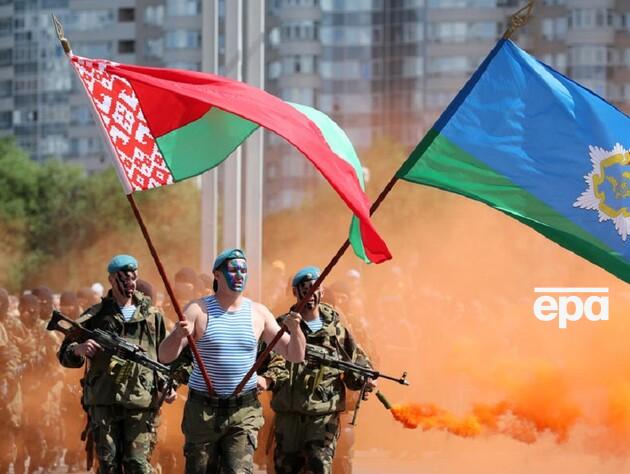 Білоруські військові заявили, що Україна стягує свої війська до кордону з Білоруссю. У РНБО пояснили, що це 