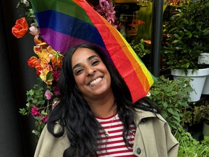 Министр культуры Норвегии публично оголила грудь в поддержку однополых пар. Видео