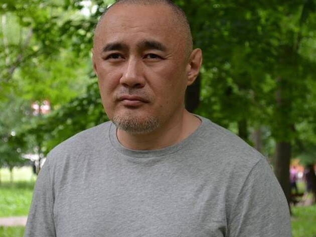 В Киеве через две недели после покушения умер казахский журналист Садыков