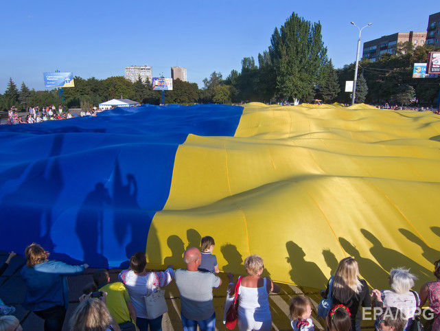 Сегодня украинскому государственному флагу исполнилось 25 лет