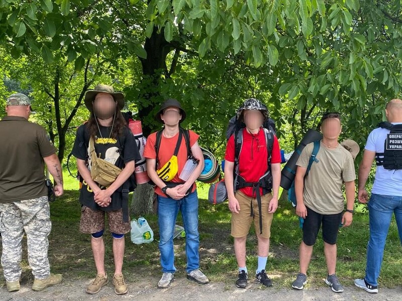 У горах Закарпаття зупинили чотирьох мандрівників у бік Словаччини, серед них – росіянин, який мав бути "прикриттям" – ДПСУ