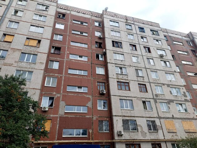 Оккупанты ударили по Краматорску, попав в девятиэтажку. Ранены трое человек. Фото