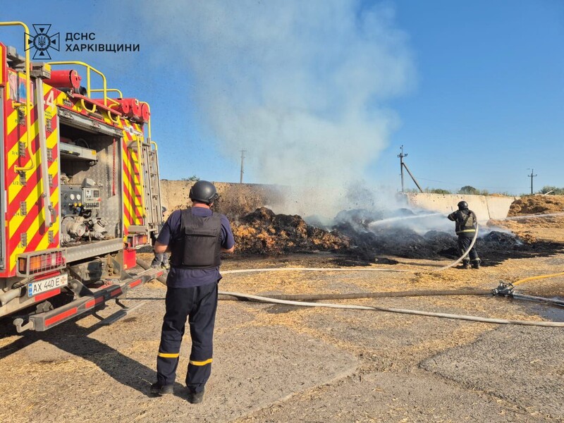 Оккупанты ударили КАБ по сельхозпредприятию в Харьковской области, пострадали четверо мирных жителей