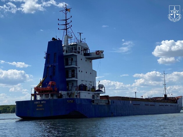 СБУ сообщила о задержании капитана грузового судна, помогавшего России вывозить из Крыма украинское зерно