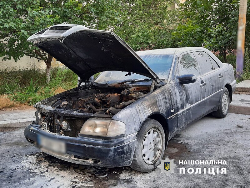 За поджог авто, принадлежащего военной, одесситу обещали заплатить 80 тыс. грн – Нацполиция