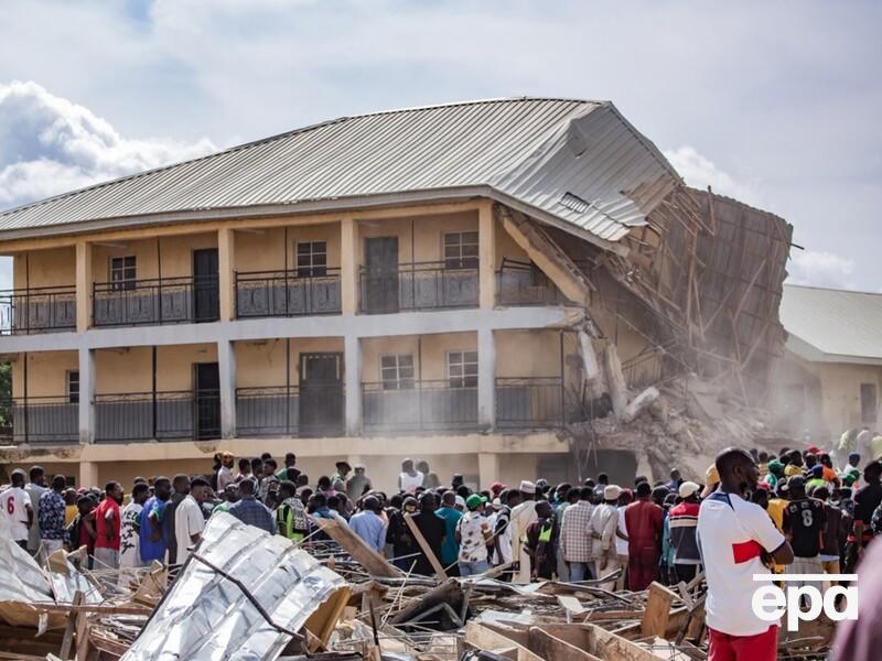 У Нігерії обвалилася школа, 22 учні загинули, понад 130 потрапили в лікарню