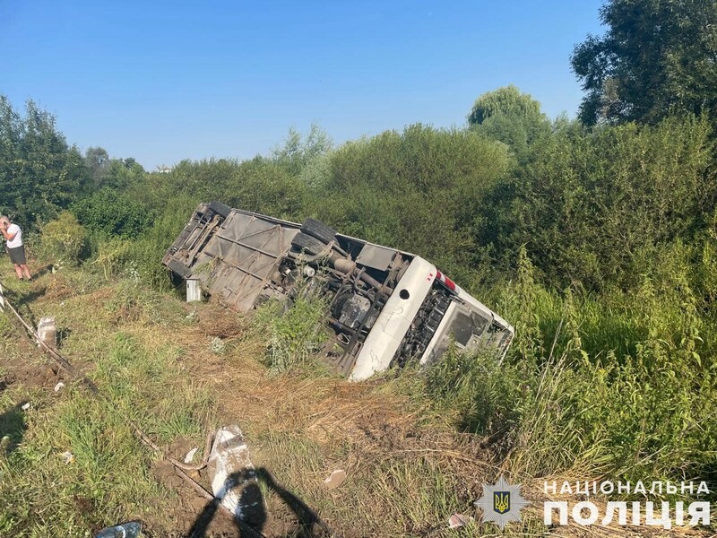 В Тернопольской области перевернулся автобус с 42 паломниками, есть пострадавшие