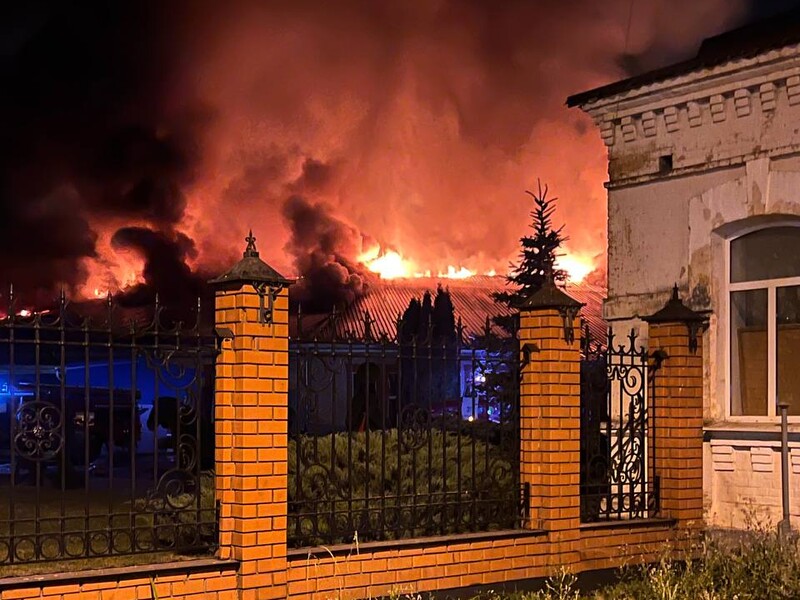 В Курской области РФ после атаки беспилотника загорелся завод, производящий детали для энергетики