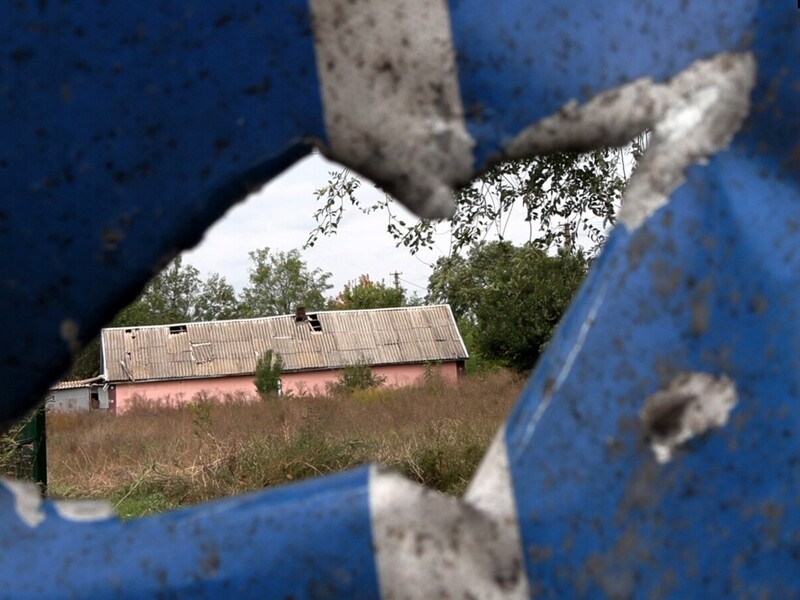 У Запорізькій області поранено двох дівчаток і їхню матір через влучання російських БПЛА в будинок – ОВА