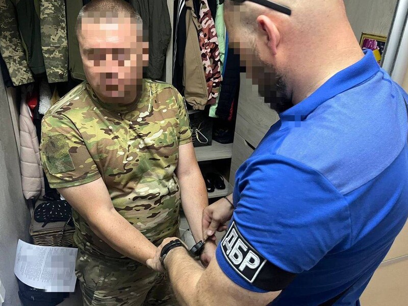 30 посадовців по всій Україні дістали підозри у справі про розкрадання 138 млн грн, виділених на потреби армії – ОГП