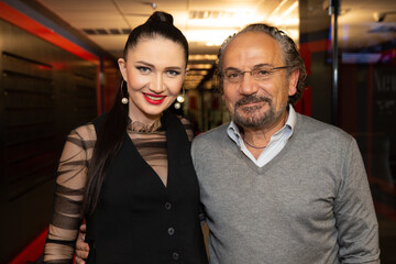 Чи піде Байден на вибори, хто замовив Трампа, що відбувається на Ростовській АЕС у Росії. Стрим Бацман із Шустером. Трансляція