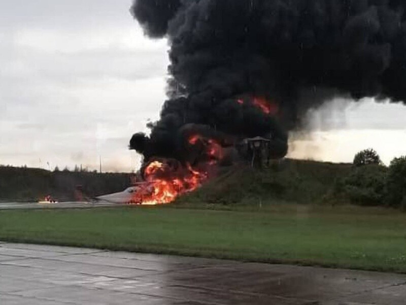 Унаслідок атаки безпілотників у Ростовській області РФ горять аеродром і нафтобаза – ЗМІ