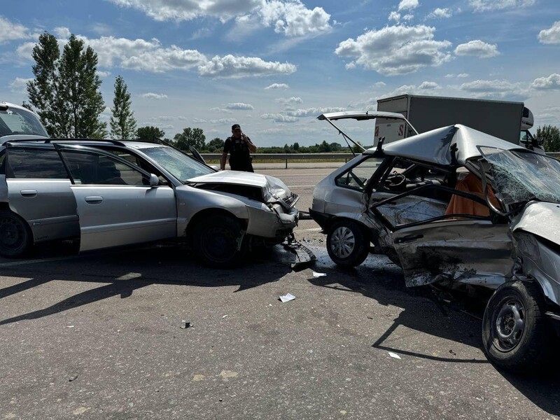 У Волинській області зіткнулися Audi і ВАЗ, загинула жінка, постраждали діти – поліція