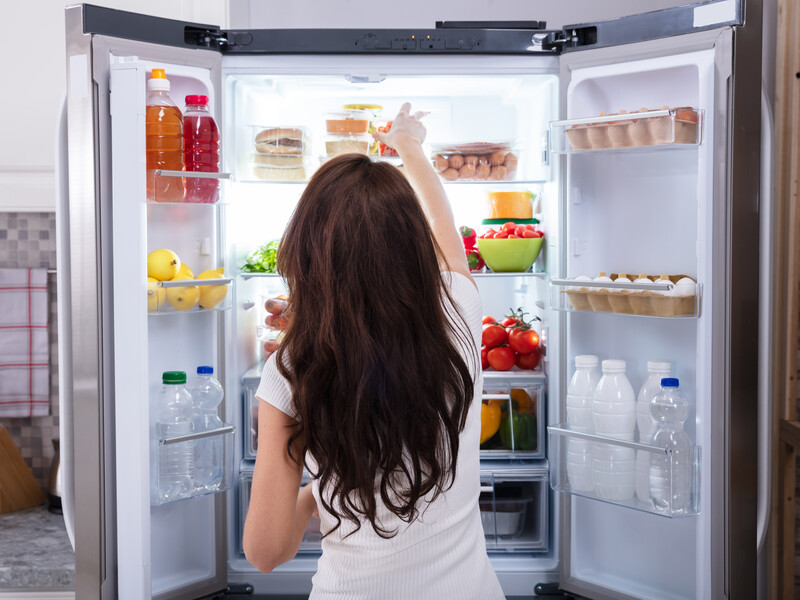 Ці три продукти, які є в кожному домі, збережуть температуру в холодильнику під час тривалих вимкнень світла