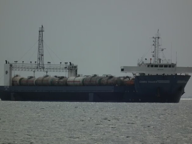 У порту Кавказ, імовірно, уразили пором Conro Trader, який доправляв паливо в окупований Крим – ЗМІ