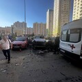 Російські ЗМІ стверджують, що у Москві підірвали машину керівника військового радіоцентру супутникового зв'язку, йому відірвало ноги. Відео