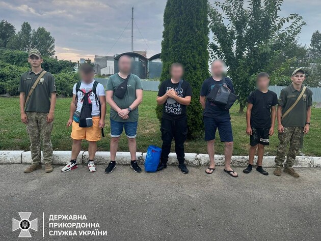 В Закарпатье задержали четырех мужчин и подростка, который вел их к Тисе – ГПСУ