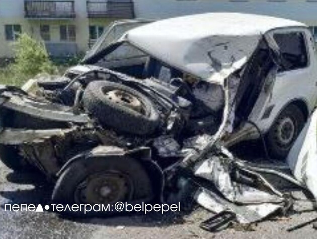 В Белгородской области РФ танк раздавил гражданский автомобиль. Экипаж 