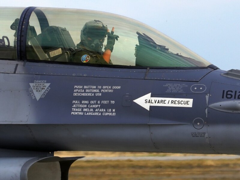 Европейский учебный центр F-16 подготовил первых пилотов