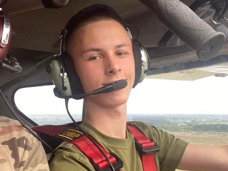 Курсанту харківського університету ПС ЗСУ, який загинув під час навчань на літаку, було 17 років. Він родом із Львівської області