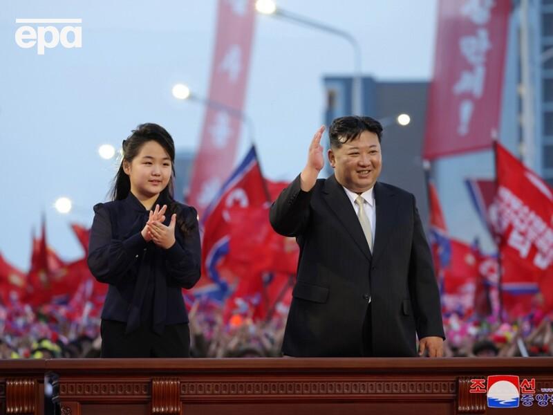 Дочь Ким Чен Ына готовится стать его преемницей – СМИ