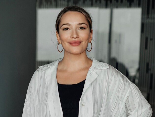 30-річна дочка Мозгової здійснила камінг-аут і показала пристрасний поцілунок зі своєю коханою