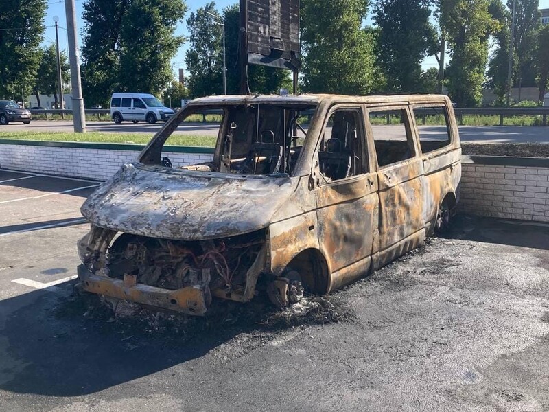 В Киеве подожгли эвакуационный автомобиль медслужбы 3-й штурмовой бригады