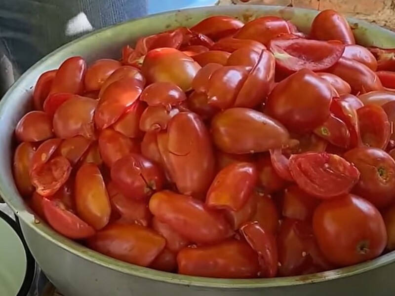 Благодаря этому секрету томатный сок всегда будет вкусный и ароматный без добавления сахара. Проверенный лайфхак
