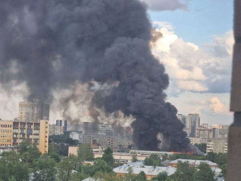 У Єкатеринбурзі горить оборонний завод підсанкційного "Роскосмосу" – росЗМІ