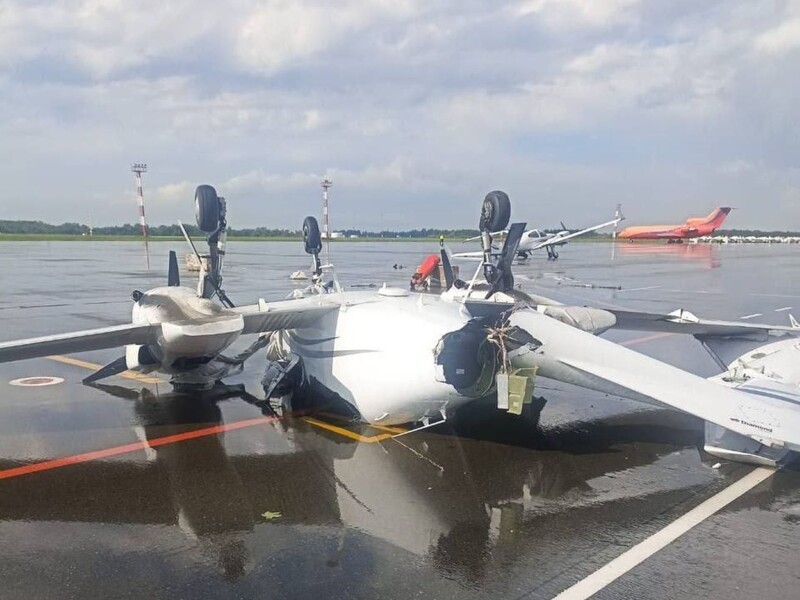 Смерч розкидав літаки на аеродромі в Татарстані